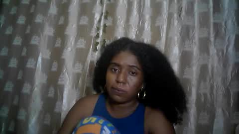 Snapshot of verronique1511 chatting on May 12, 7:00 pm verronique1511 online show from May 12, 7:00 pm