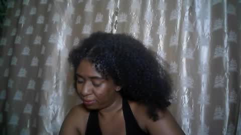 Snapshot of verronique1511 chatting on May 14, 12:39 am verronique1511 online show from May 14, 12:39 am