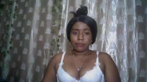 Snapshot of verronique1511 chatting on May 31, 6:31 pm verronique1511 online show from May 31, 6:31 pm