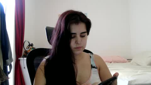 Snapshot of veruca99 chatting on June 16, 12:52 pm veruca99 online show from June 16, 12:52 pm