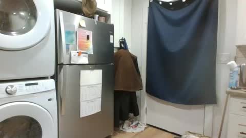 Snapshot of verysmallpeni chatting on December 9, 8:44 pm verysmallpeni online show from December 9, 8:44 pm