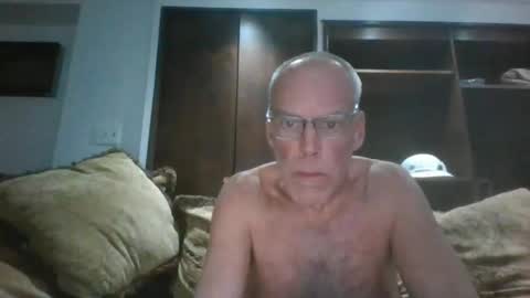 Snapshot of verysmallpeni chatting on November 9, 3:27 am verysmallpeni online show from November 9, 3:27 am