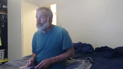 Snapshot of veryveryhairmanindenver chatting on February 24, 1:02 am hairy man online show from February 24, 1:02 am