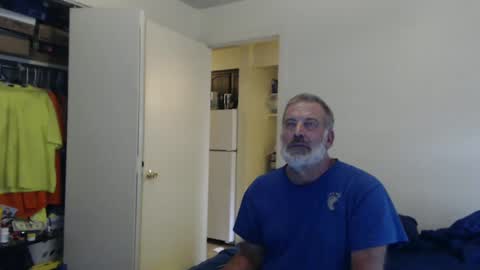 Snapshot of veryveryhairmanindenver chatting on September 12, 12:00 am hairy man online show from September 12, 12:00 am