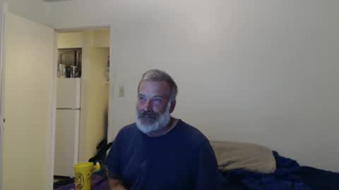Snapshot of veryveryhairmanindenver chatting on October 1, 12:38 am hairy man online show from October 1, 12:38 am