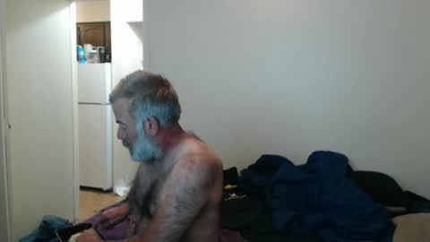 Snapshot of veryveryhairmanindenver chatting on October 25, 12:07 am hairy man online show from October 25, 12:07 am