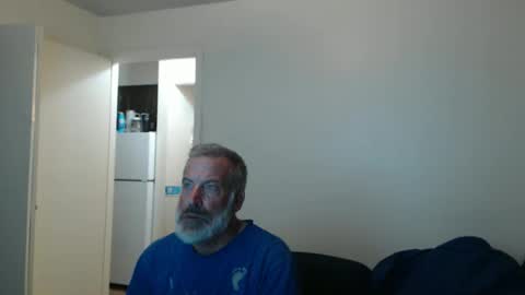 Snapshot of veryveryhairmanindenver chatting on November 6, 12:55 am hairy man online show from November 6, 12:55 am