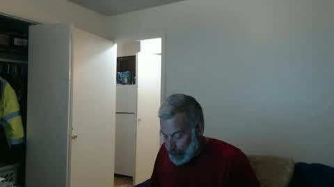 Snapshot of veryveryhairmanindenver chatting on January 6, 12:58 am hairy man online show from January 6, 12:58 am