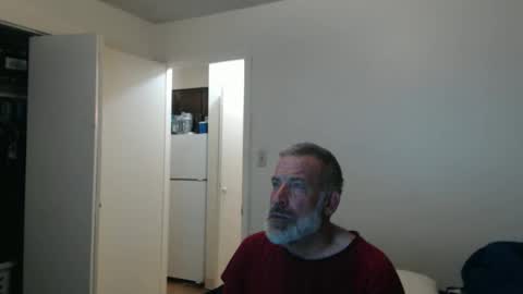Snapshot of veryveryhairmanindenver chatting on February 5, 1:21 am hairy man online show from February 5, 1:21 am