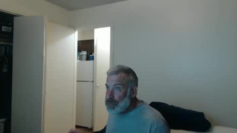Snapshot of veryveryhairmanindenver chatting on February 7, 1:09 am hairy man online show from February 7, 1:09 am
