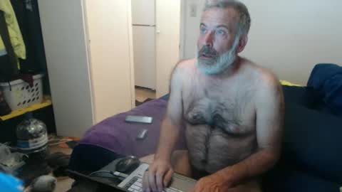 Snapshot of veryveryhairmanindenver chatting on February 22, 1:07 am hairy man online show from February 22, 1:07 am