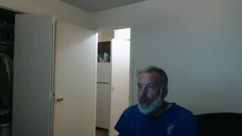 Snapshot of veryveryhairmanindenver chatting on March 8, 1:03 am hairy man online show from March 8, 1:03 am