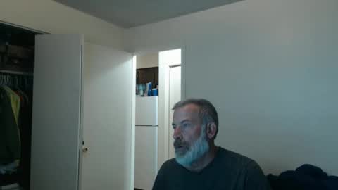Snapshot of veryveryhairmanindenver chatting on March 15, 11:44 pm hairy man online show from March 15, 11:44 pm