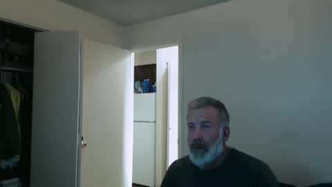 Snapshot of veryveryhairmanindenver chatting on March 17, 12:04 am hairy man online show from March 17, 12:04 am