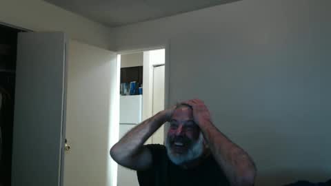 Snapshot of veryveryhairmanindenver chatting on March 18, 12:03 am hairy man online show from March 18, 12:03 am