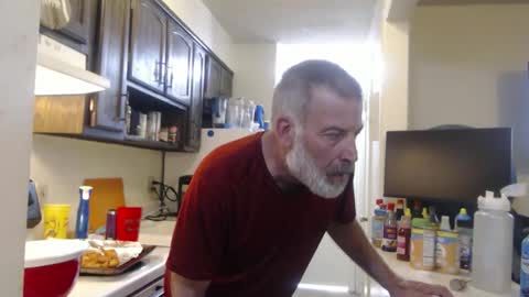 Snapshot of veryveryhairmanindenver chatting on April 4, 11:02 pm hairy man online show from April 4, 11:02 pm