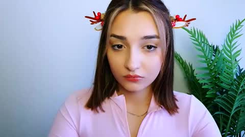 Ana online show from December 18, 10:21 am