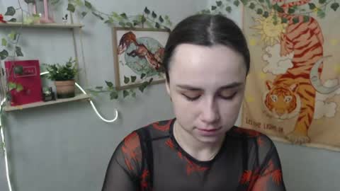 veryveryvery_shy online show from April 23, 6:03 am