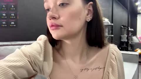 Esta online show from February 22, 2:15 pm