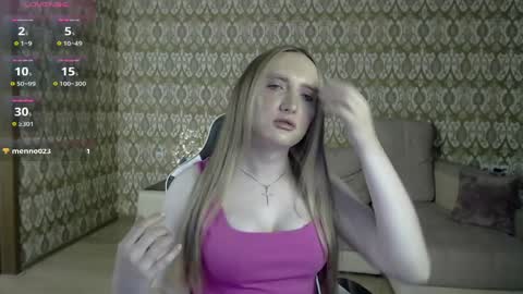 Snapshot of vi_luxxxy chatting on May 3, 2:06 am vi_luxxxy online show from May 3, 2:06 am