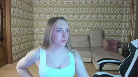 Snapshot of vi_luxxxy chatting on May 9, 2:17 am vi_luxxxy online show from May 9, 2:17 am
