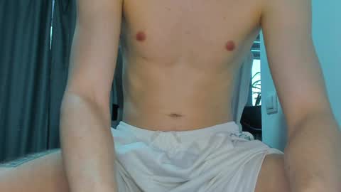 vibemygirl online show from April 23, 12:51 pm