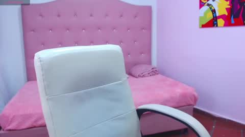 Snapshot of vic_nahomy chatting on February 1, 6:51 pm nahomy online show from February 1, 6:51 pm