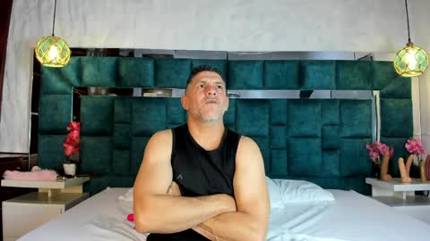 antonia y andrew online show from April 1, 5:30 am