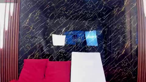 Snapshot of vichy_evans chatting on January 5, 7:17 pm Vichy Everyday From 1400 to 2130 Col Time online show from January 5, 7:17 pm
