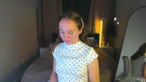 vicki_milles online show from July 18, 8:40 am