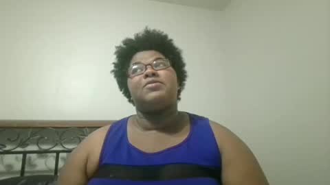 Snapshot of vickiryder56 chatting on May 13, 2:20 am vickiryder56 online show from May 13, 2:20 am