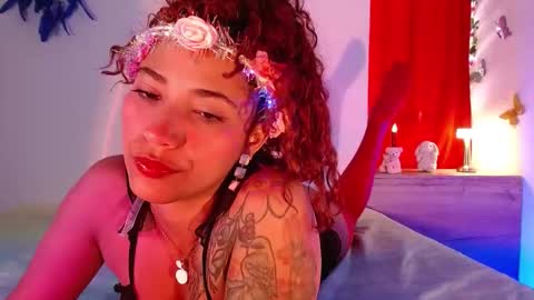 Snapshot of vicky_crazy chatting on December 29, 3:57 pm Vicky  online show from December 29, 3:57 pm