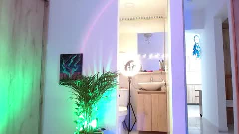 Snapshot of vicky_crazy chatting on February 2, 8:51 pm Vicky  online show from February 2, 8:51 pm