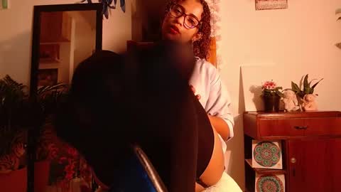 Snapshot of vicky_crazy chatting on March 1, 1:11 am Vicky  online show from March 1, 1:11 am