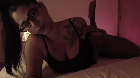 Snapshot of vicky_crazy chatting on May 5, 2:41 am Vicky online show from May 5, 2:41 am