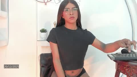 vicky_hottman online show from December 20, 12:45 pm