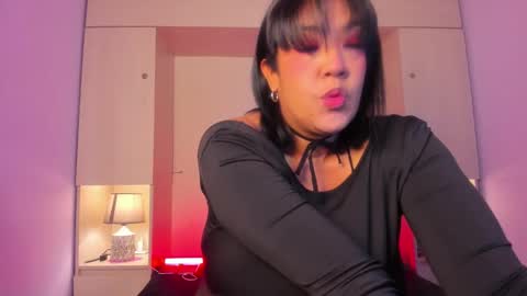 V I C K Y online show from February 14, 1:30 pm