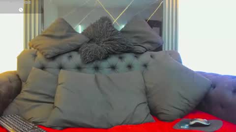 Snapshot of vickyjohnson1 chatting on June 19, 8:12 pm Vicky online show from June 19, 8:12 pm