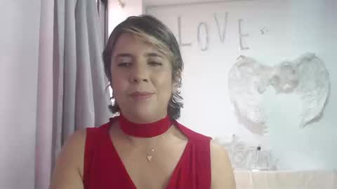 Snapshot of victoria25_meester chatting on September 24, 3:26 pm Hi guys Im victoria Be the one who can control me in PVT online show from September 24, 3:26 pm