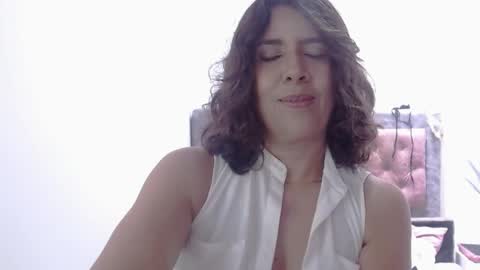 Snapshot of victoria25_meester chatting on June 3, 3:50 pm Hi guys Im victoria Be the one who can control me in PVT online show from June 3, 3:50 pm