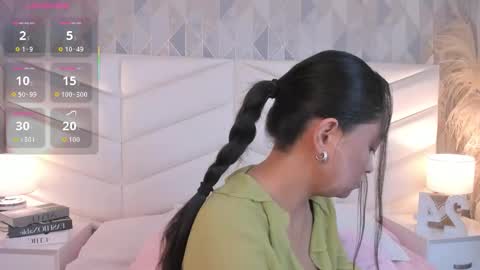 Snapshot of victoria___jonnes chatting on November 12, 12:27 pm victoria___jonnes online show from November 12, 12:27 pm