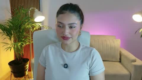 Snapshot of victoria___moon chatting on May 5, 1:30 pm victoria online show from May 5, 1:30 pm