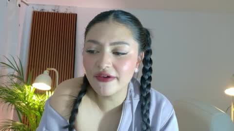 Snapshot of victoria___moon chatting on May 11, 2:45 pm victoria online show from May 11, 2:45 pm