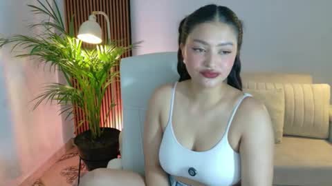 Snapshot of victoria___moon chatting on May 11, 4:04 pm victoria online show from May 11, 4:04 pm