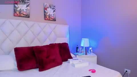 Snapshot of victoria__lee_ chatting on May 26, 4:08 am victoria__lee_ online show from May 26, 4:08 am