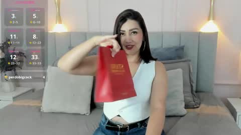 Snapshot of victoria_bourne chatting on April 23, 7:16 pm victoria online show from April 23, 7:16 pm