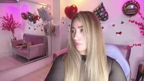 Snapshot of victoria_hunts chatting on February 24, 3:59 am Victoria online show from February 24, 3:59 am