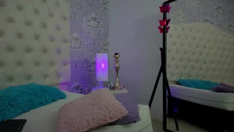 Snapshot of victoria_kitt chatting on June 14, 2:30 pm victoria_kitt online show from June 14, 2:30 pm