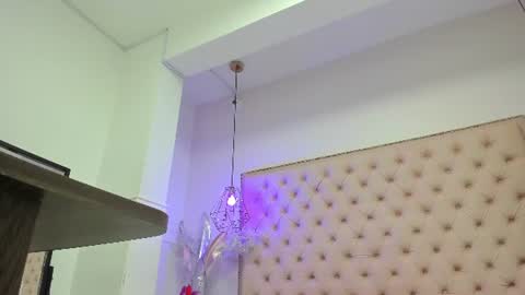 Snapshot of victoria_kitt chatting on June 16, 7:16 pm victoria_kitt online show from June 16, 7:16 pm