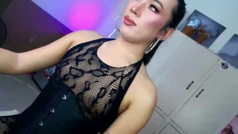 Snapshot of victoria_madness_dominatrix chatting on May 28, 7:00 pm Victoria online show from May 28, 7:00 pm